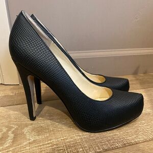 Jessica Simpson Pumps.